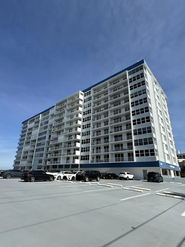 800 SE 20th Avenue Deerfield Beach FL 33441