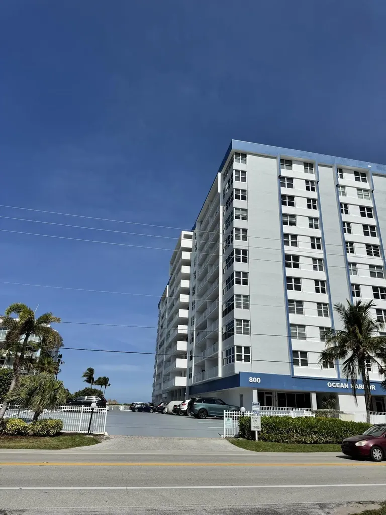 800 SE 20th Avenue Deerfield Beach FL 33441