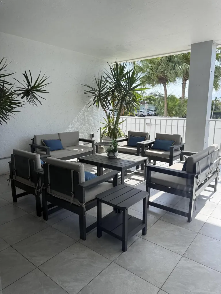 800 SE 20th Avenue Deerfield Beach FL 33441