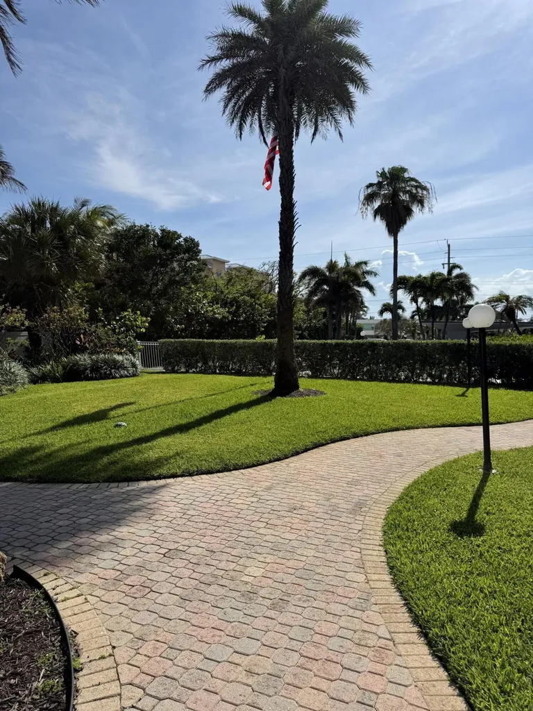 800 SE 20th Avenue Deerfield Beach FL 33441