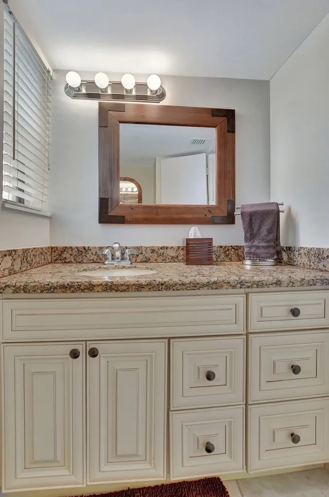 5901 Camino Del Sol Boca Raton FL 33433