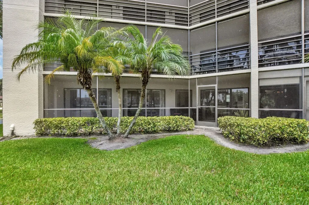5901 Camino Del Sol Boca Raton FL 33433
