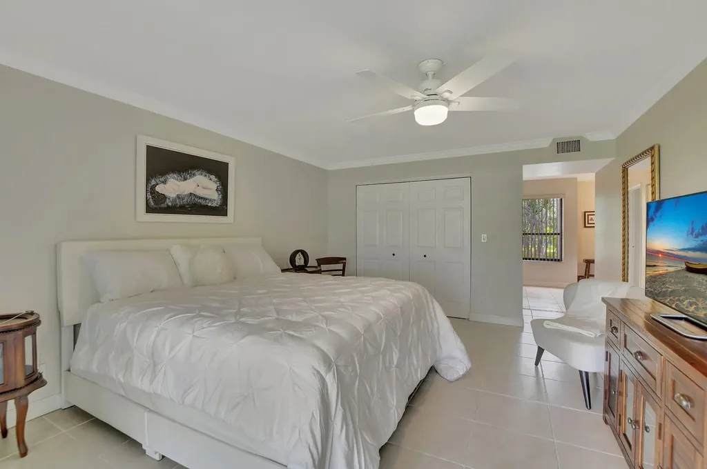 5901 Camino Del Sol Boca Raton FL 33433