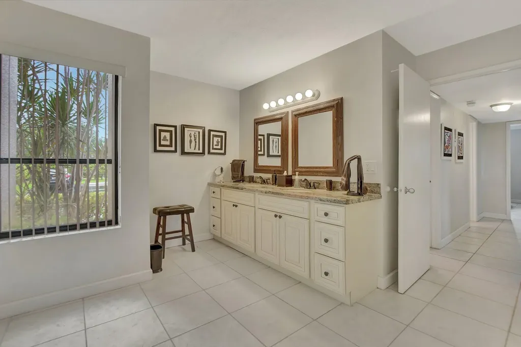 5901 Camino Del Sol Boca Raton FL 33433
