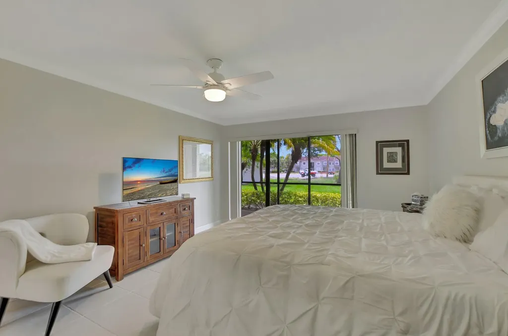 5901 Camino Del Sol Boca Raton FL 33433