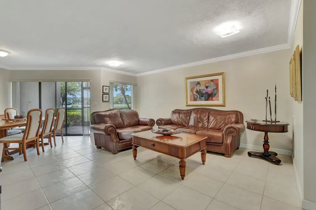 5901 Camino Del Sol Boca Raton FL 33433
