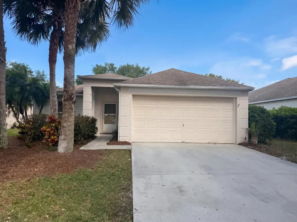 262 SW Panther Trace Port St Lucie FL 34953