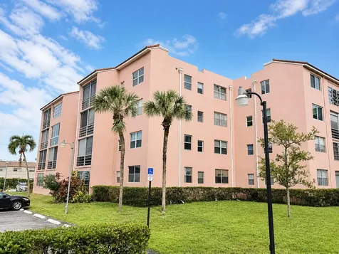 2841 Somerset Drive Lauderdale Lakes FL 33311