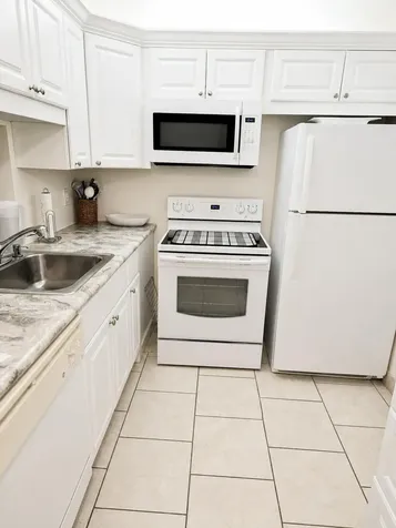 2841 Somerset Drive Lauderdale Lakes FL 33311