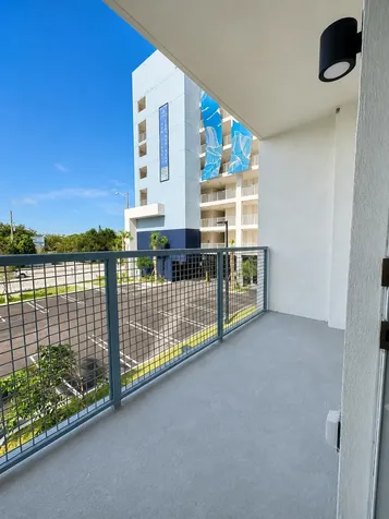 1621 S Dixie Highway Pompano Beach FL 33060