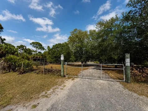 825 S Verda Street Clewiston FL 33440