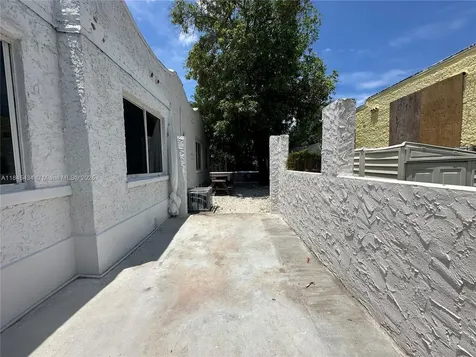 267 NW 33rd Street Miami FL 33127