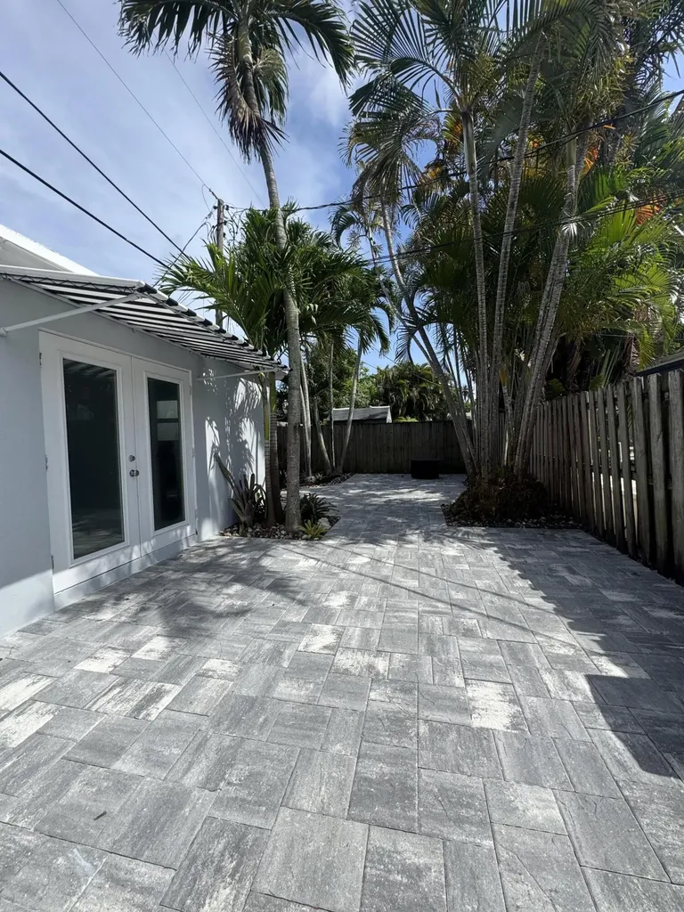 1610 NE 7th Street Fort Lauderdale FL 33304