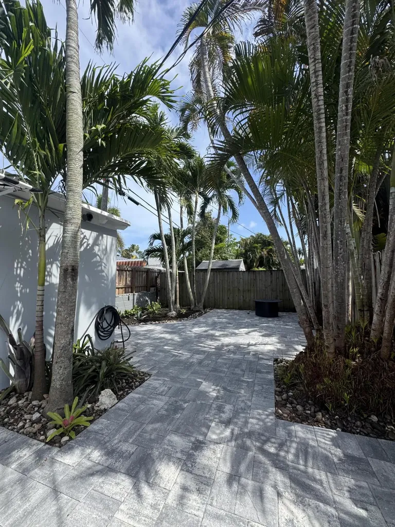 1610 NE 7th Street Fort Lauderdale FL 33304