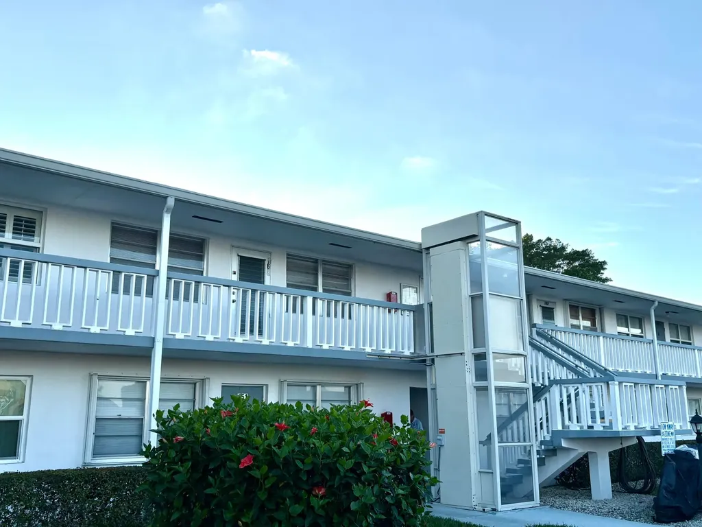 163 Somerset Crescent West Palm Beach FL 33417