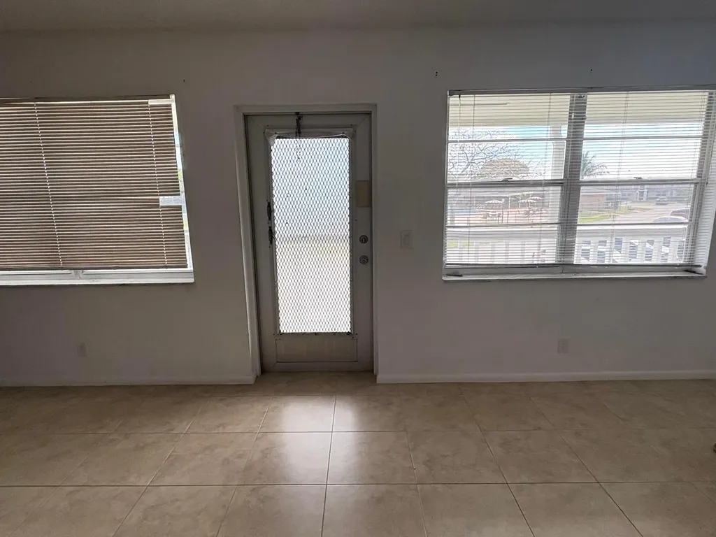 163 Somerset Crescent West Palm Beach FL 33417