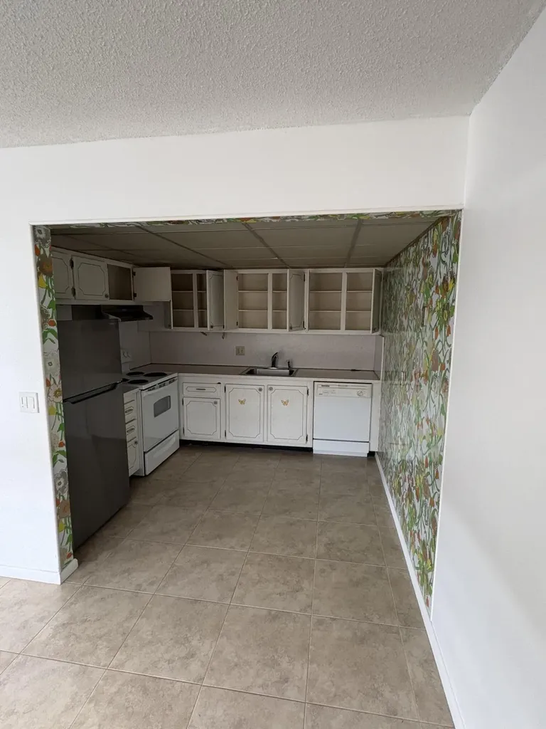 163 Somerset Crescent West Palm Beach FL 33417