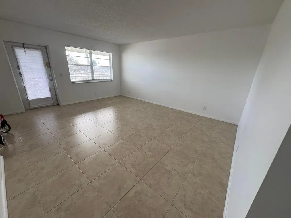 163 Somerset Crescent West Palm Beach FL 33417