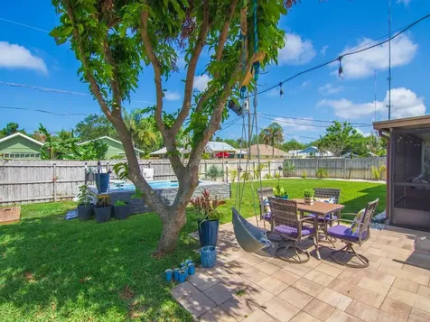160 9th Court Vero Beach FL 32962