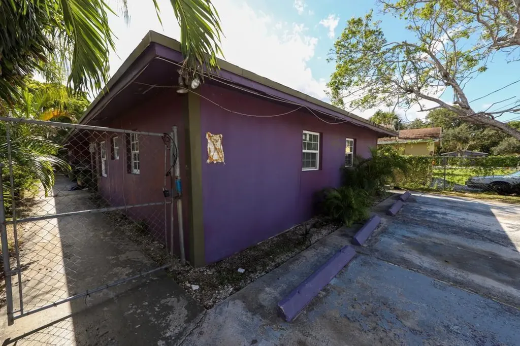 1132 NW 5th Court Fort Lauderdale FL 33311