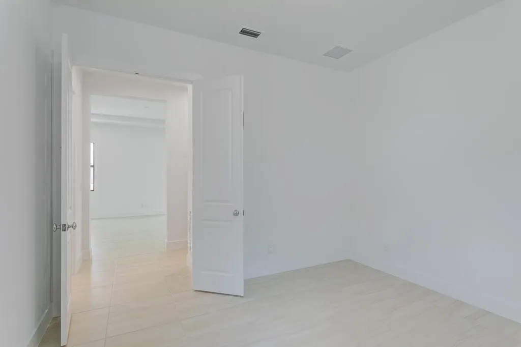 13559 Artisan Circle Palm Beach Gardens FL 33418
