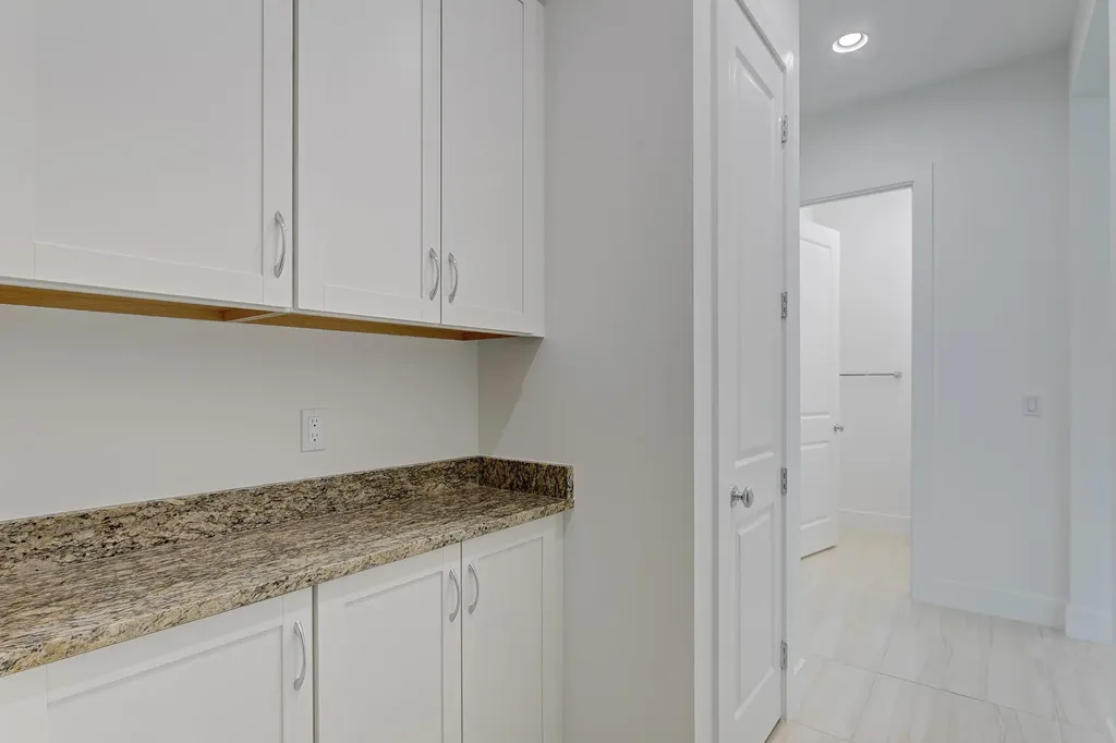 13559 Artisan Circle Palm Beach Gardens FL 33418