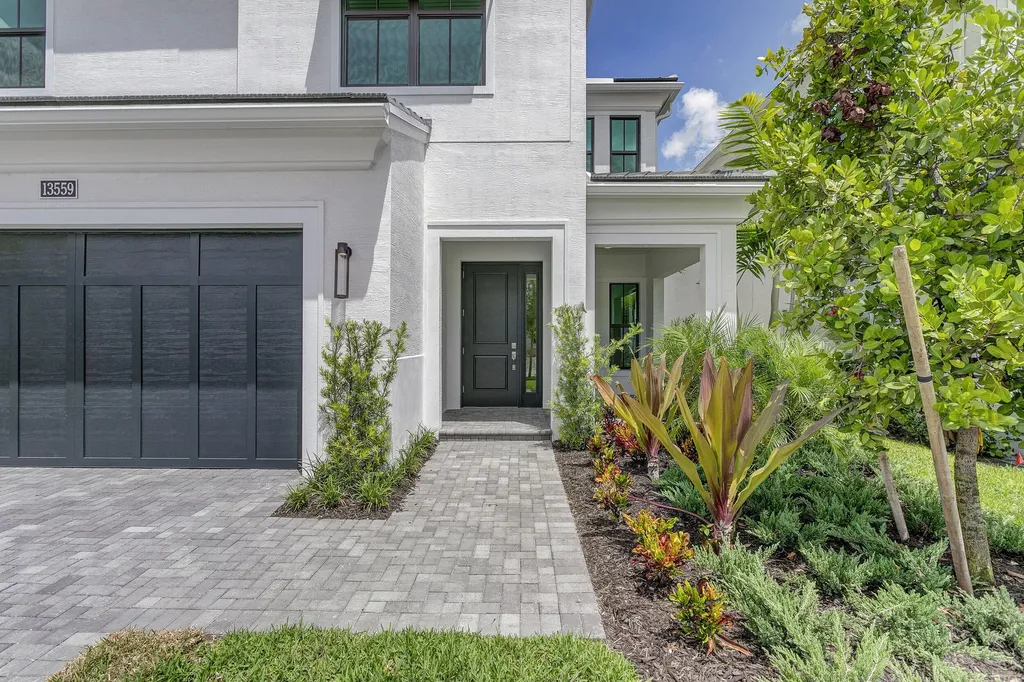 13559 Artisan Circle Palm Beach Gardens FL 33418