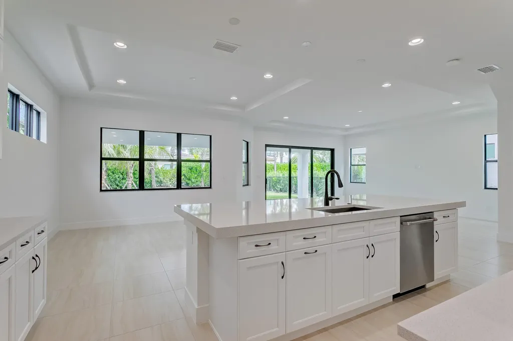 13559 Artisan Circle Palm Beach Gardens FL 33418
