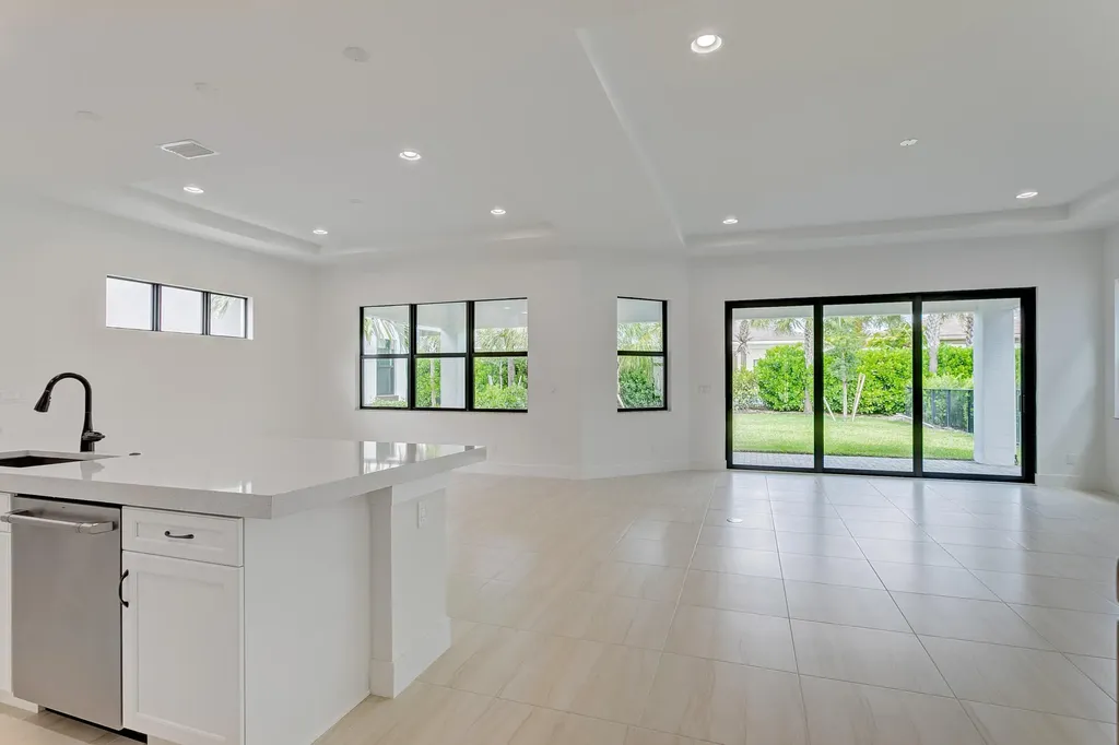 13559 Artisan Circle Palm Beach Gardens FL 33418
