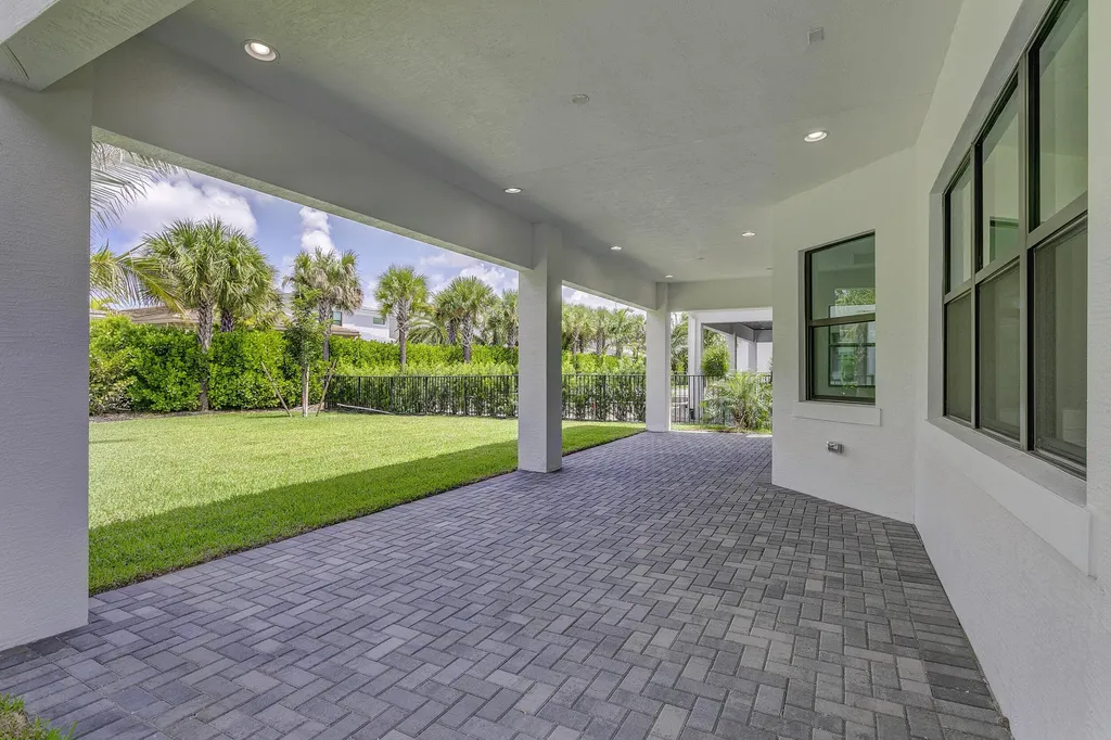 13559 Artisan Circle Palm Beach Gardens FL 33418