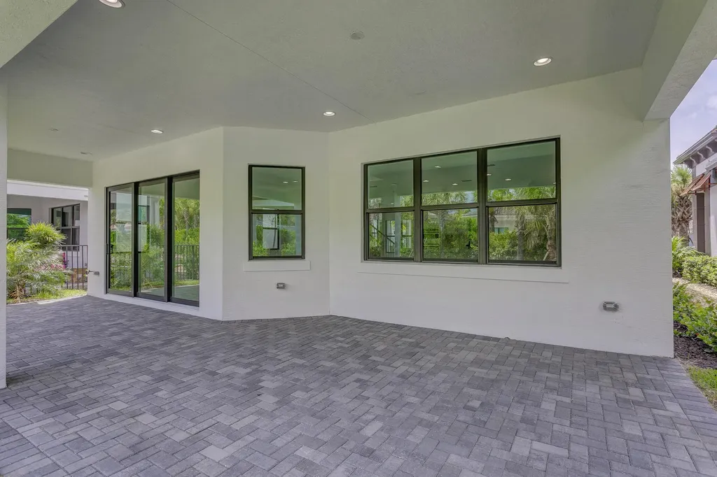 13559 Artisan Circle Palm Beach Gardens FL 33418