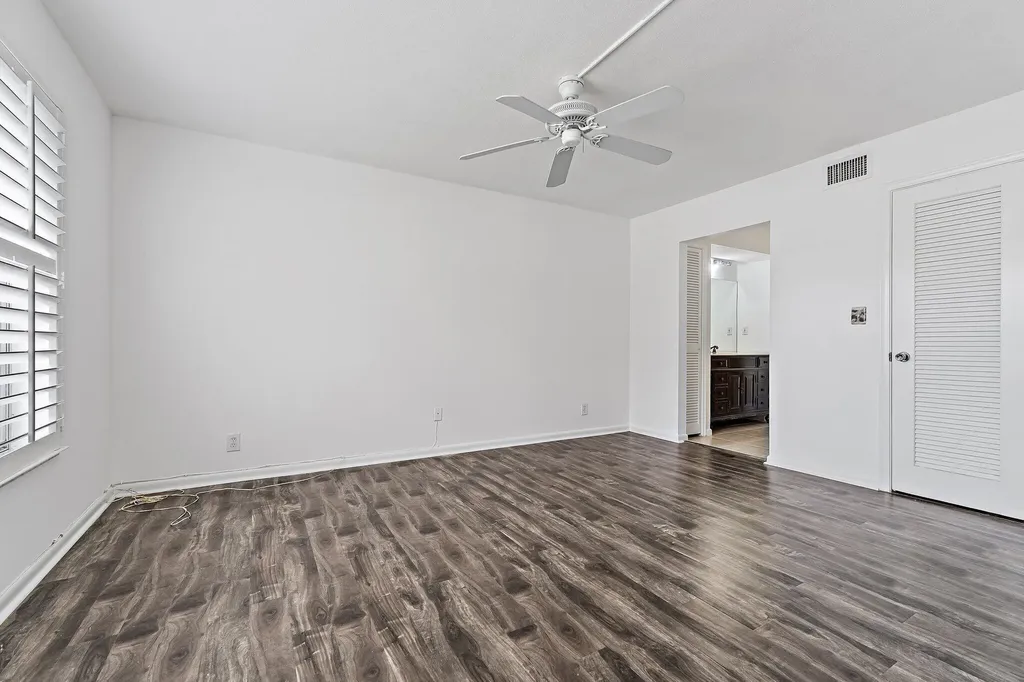 5570 Tamberlane Circle Palm Beach Gardens FL 33418