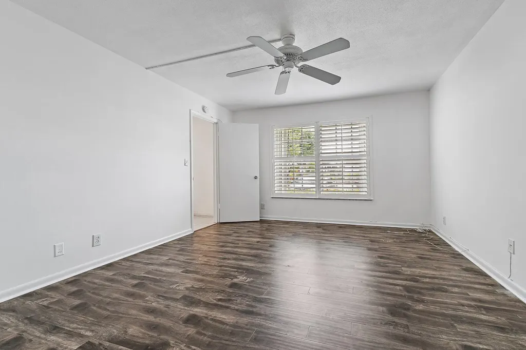5570 Tamberlane Circle Palm Beach Gardens FL 33418
