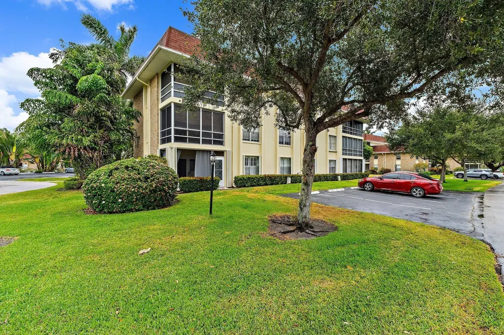 5570 Tamberlane Circle Palm Beach Gardens FL 33418