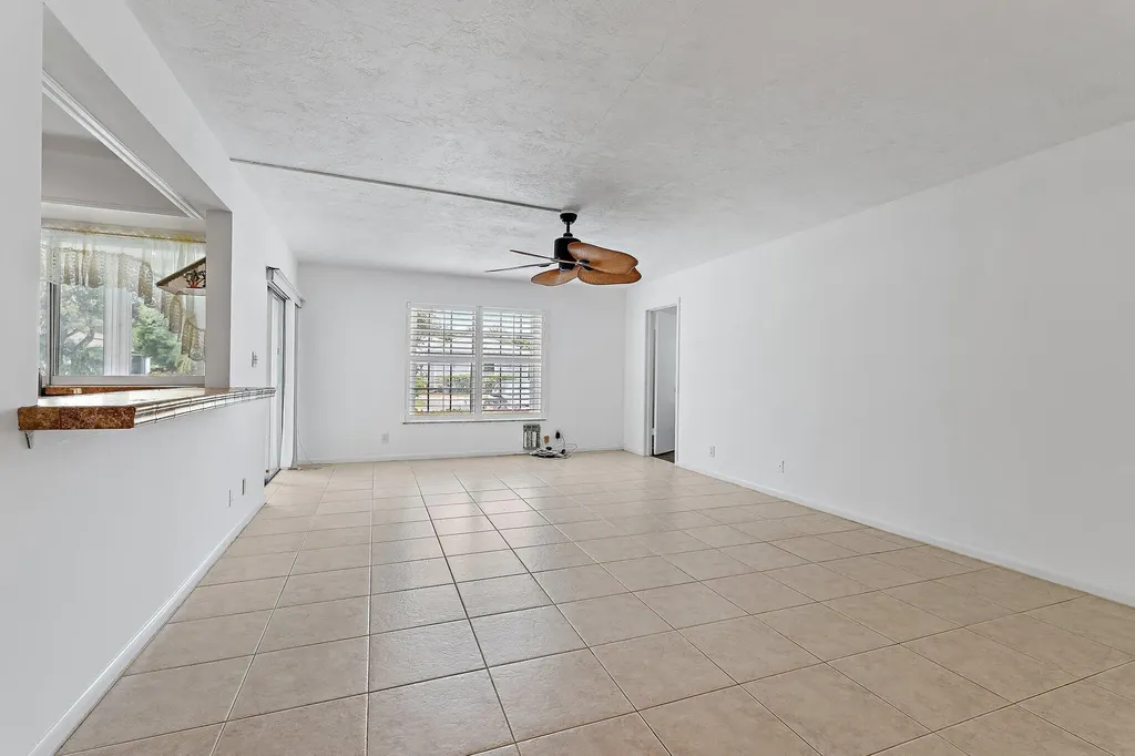 5570 Tamberlane Circle Palm Beach Gardens FL 33418