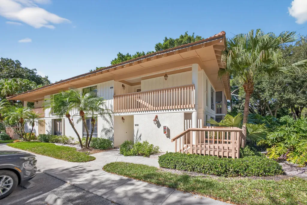 605 Brackenwood Cove Palm Beach Gardens FL 33418