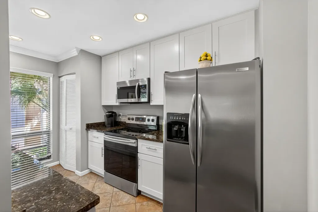 605 Brackenwood Cove Palm Beach Gardens FL 33418