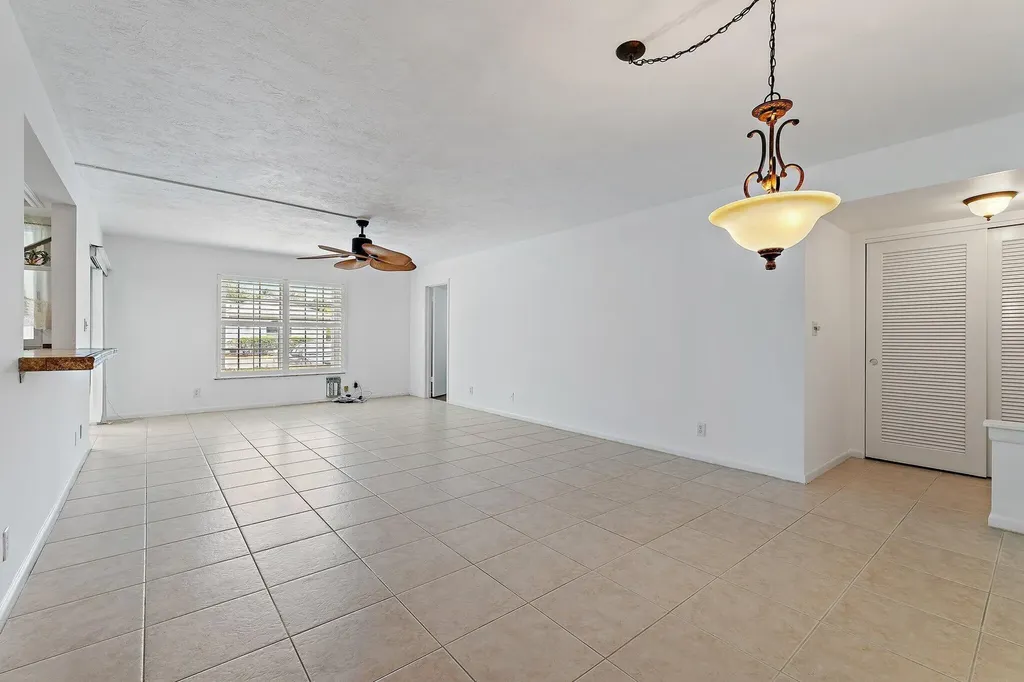 5570 Tamberlane Circle Palm Beach Gardens FL 33418