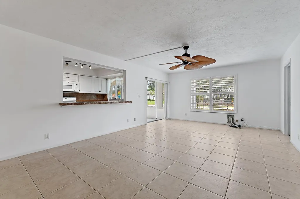 5570 Tamberlane Circle Palm Beach Gardens FL 33418