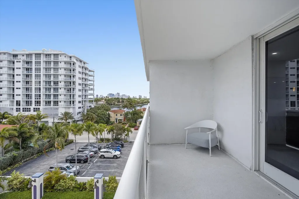 336 N Birch Road Fort Lauderdale FL 33304