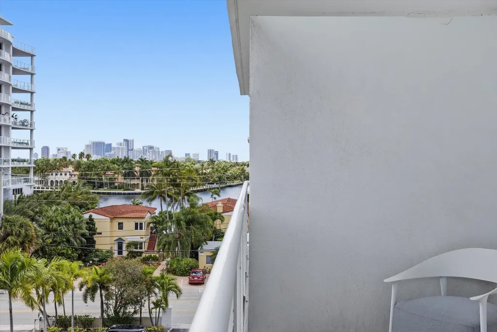 336 N Birch Road Fort Lauderdale FL 33304