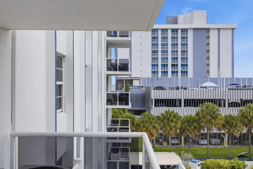 336 N Birch Road Fort Lauderdale FL 33304