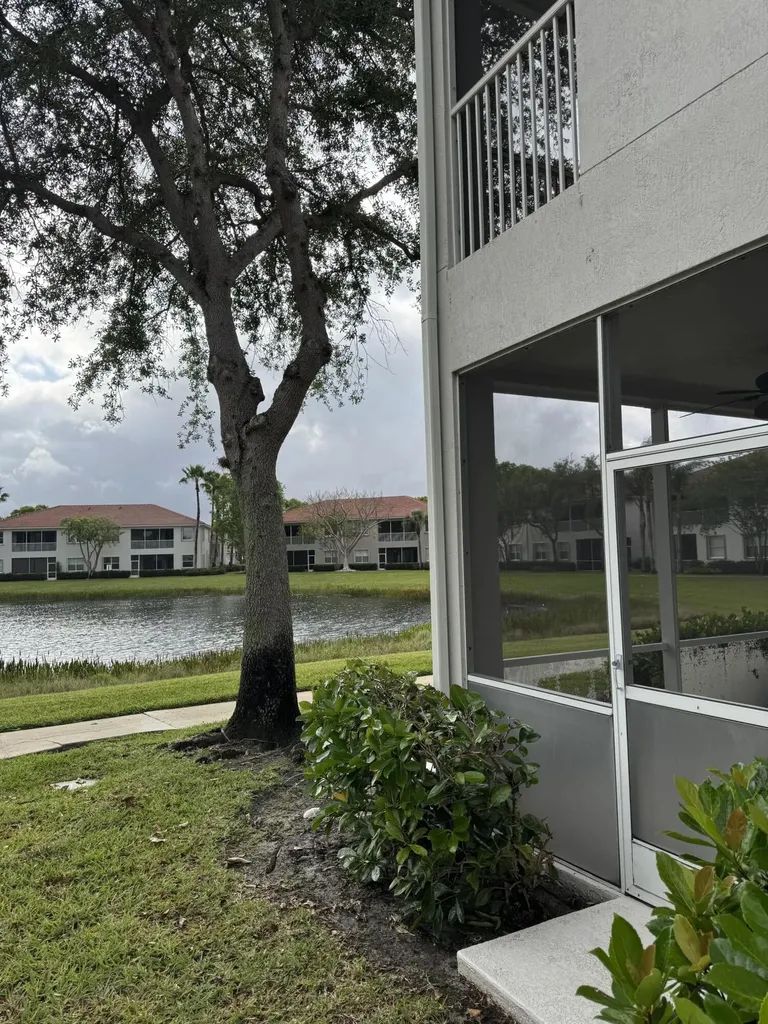 2140 Wingate Bend Wellington FL 33414