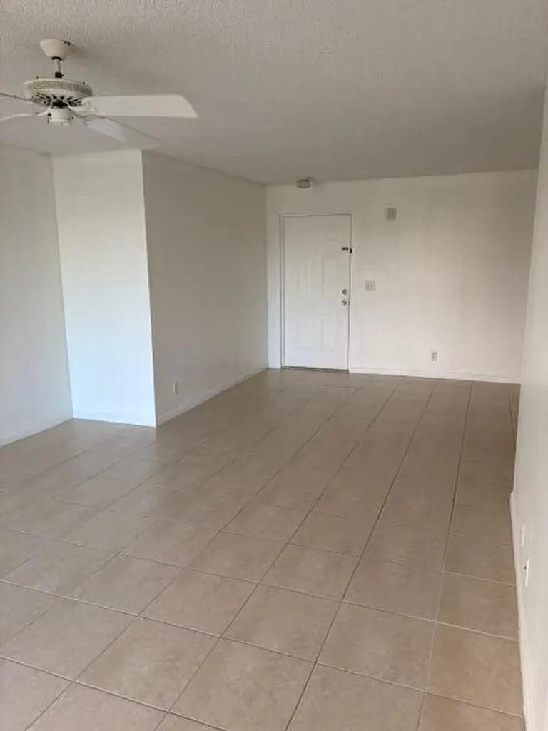 5661 Riverside Drive Coral Springs FL 33067