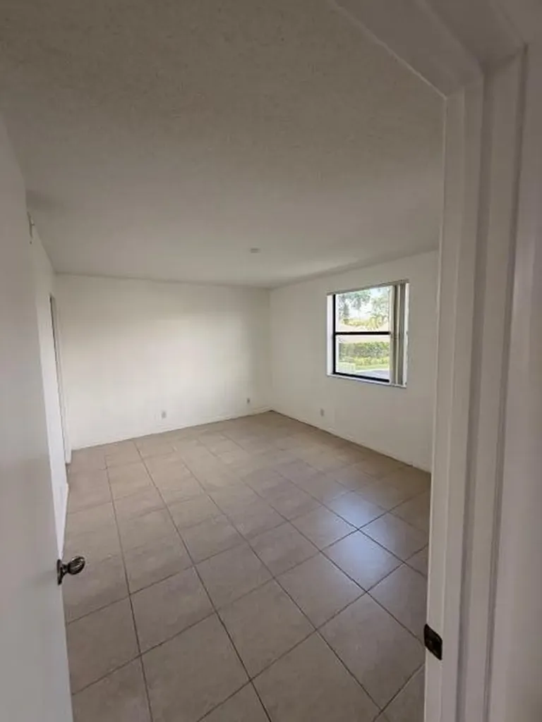 5661 Riverside Drive Coral Springs FL 33067