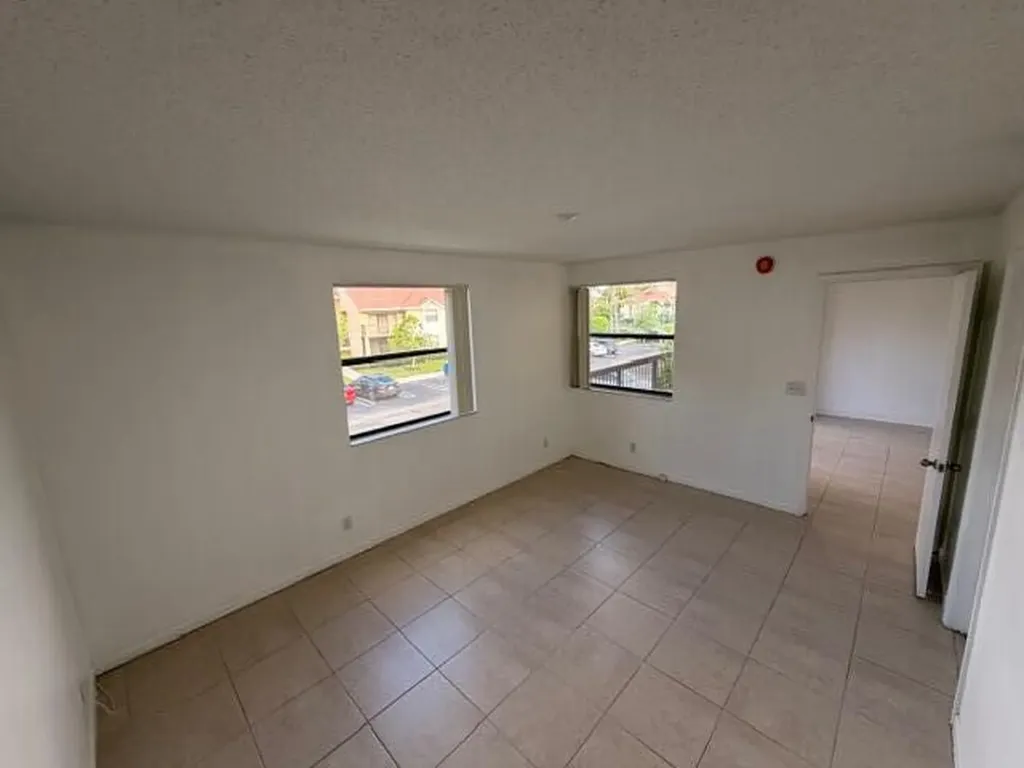 5661 Riverside Drive Coral Springs FL 33067