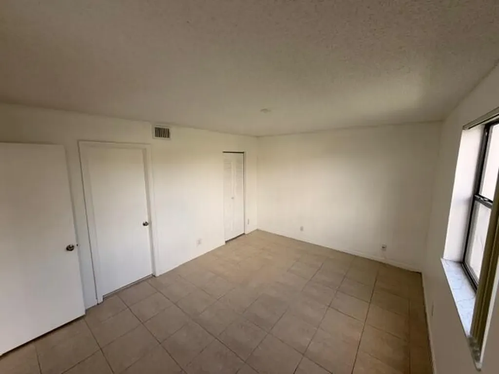 5661 Riverside Drive Coral Springs FL 33067