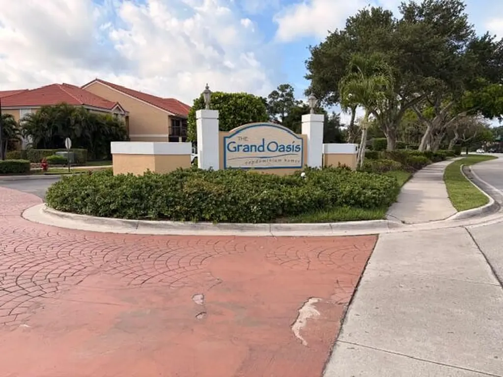 5661 Riverside Drive Coral Springs FL 33067