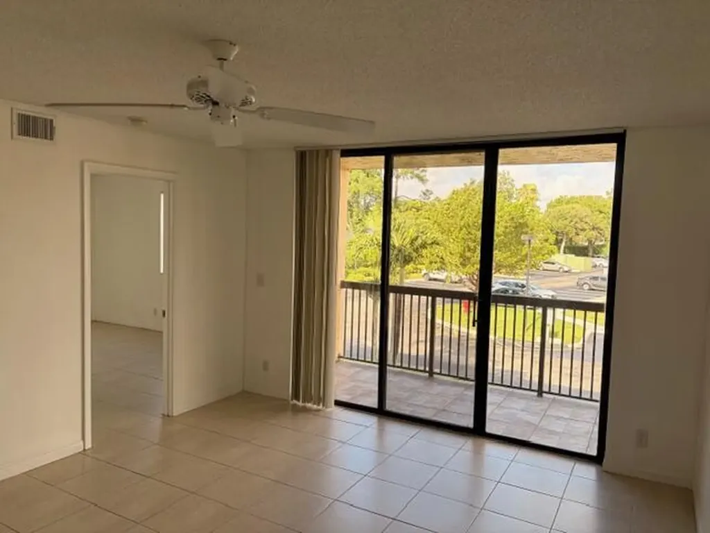 5661 Riverside Drive Coral Springs FL 33067