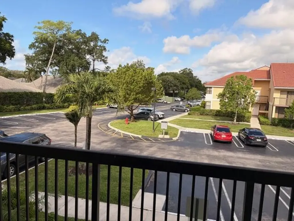 5661 Riverside Drive Coral Springs FL 33067